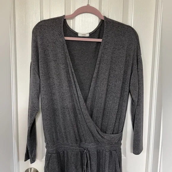 Cherish Long Sleeve V-Neck Gray Cozy Jumpsuit Size L - Picture 3 of 7
